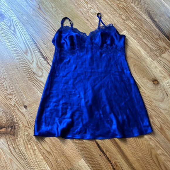 Negligee - Picture 1 of 1